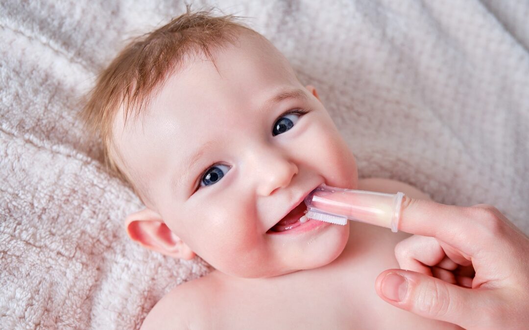 Escovar os dentes um hábito desde a primeira infância